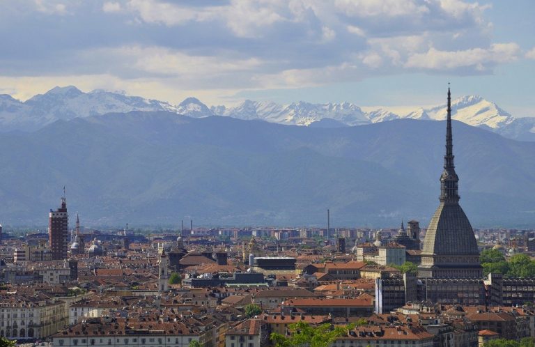 La sindaca Appendino: “Ripartire? Torino lo farà presto, ma in sicurezza”